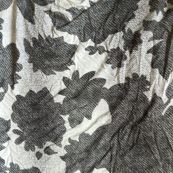 CAbi Small Cowl Neck - Picture 4 of 5